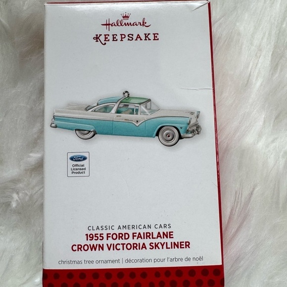 Hallmark Keepsake 1955 Ford Fairlane Crown Victoria Skyliner Ornament - Picture 1 of 4